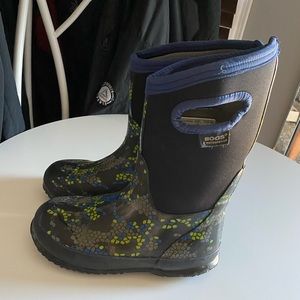 Boys Size 3y Bogs Snow Boots